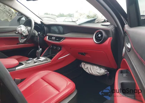 2021 Alfa Romeo Stelvio Ti/Ti Lusso/Ti Sport/Ti Sport Carbon z USA, uszkodzony, nr VIN ZASPAKBN7M7D17777